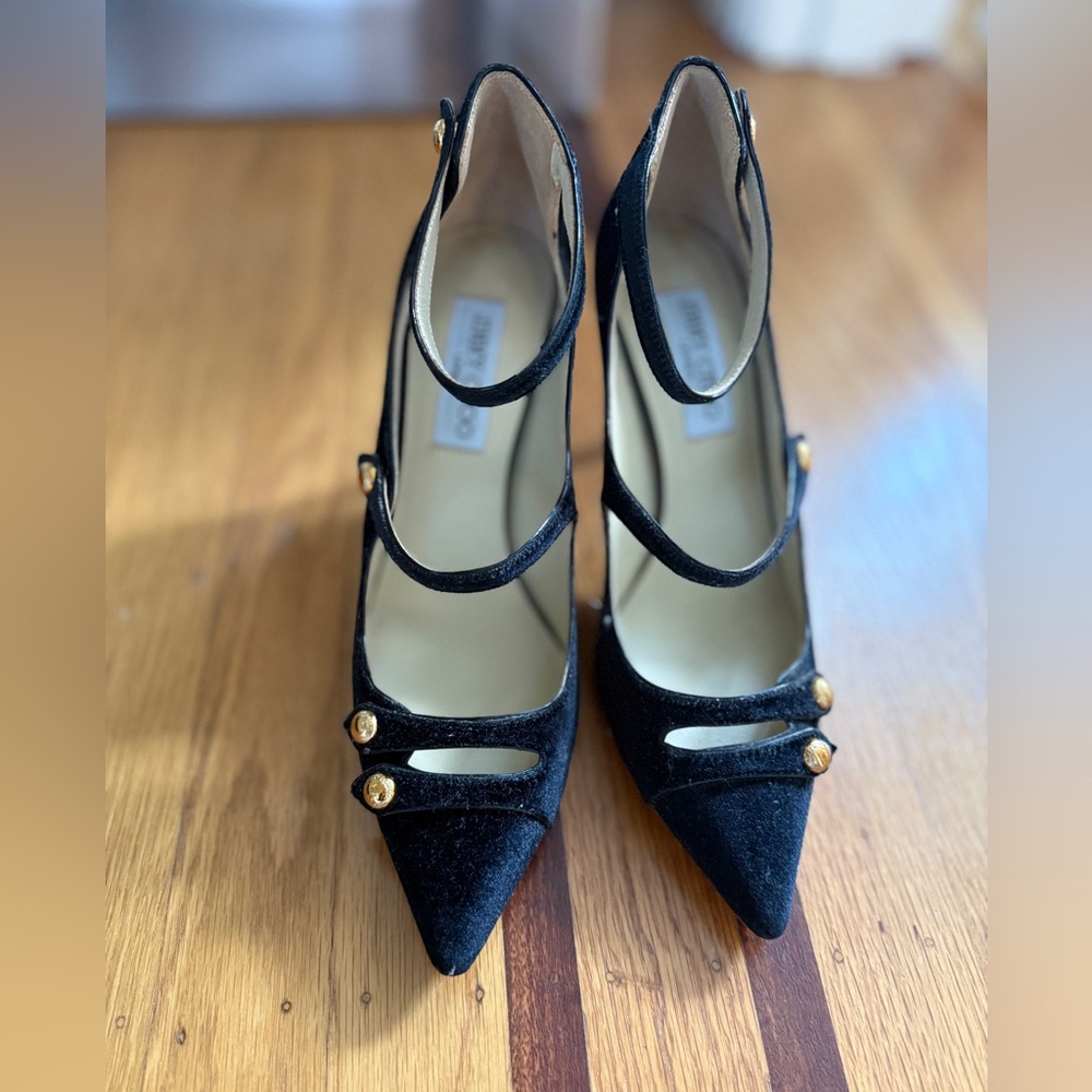 Authentic Jimmy Choo Suede heel Black Size 39. Brand new. Original price:$895